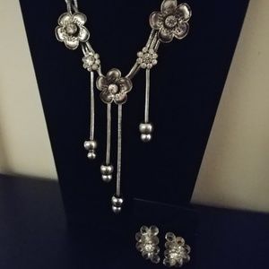 2 Piece Silver Flower Statement Necklace